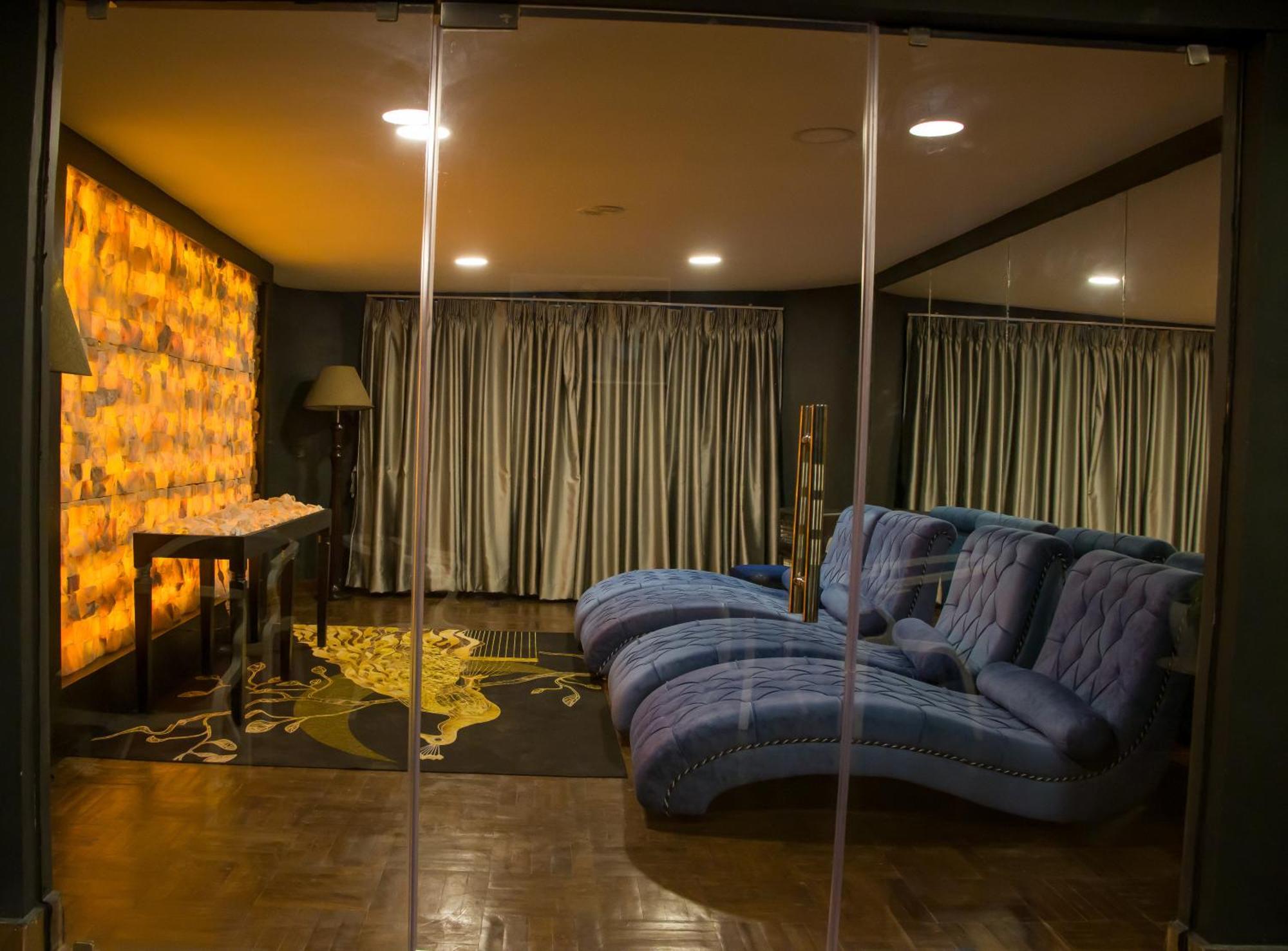 Vannasut Hotel And Spa Kathmandu Exteriör bild